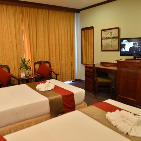 Angkor Hotel Siem Reap Buitenkant foto