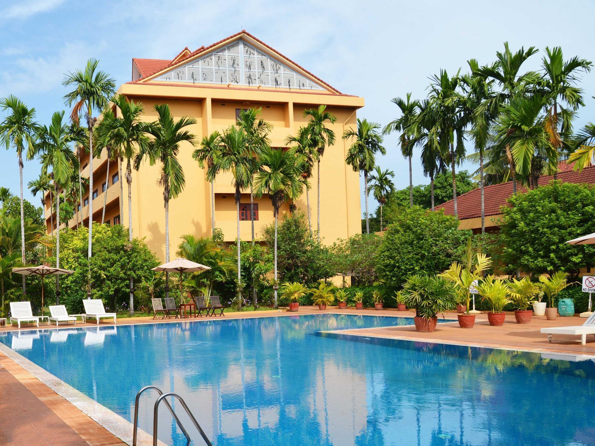 Angkor Hotel Siem Reap Buitenkant foto