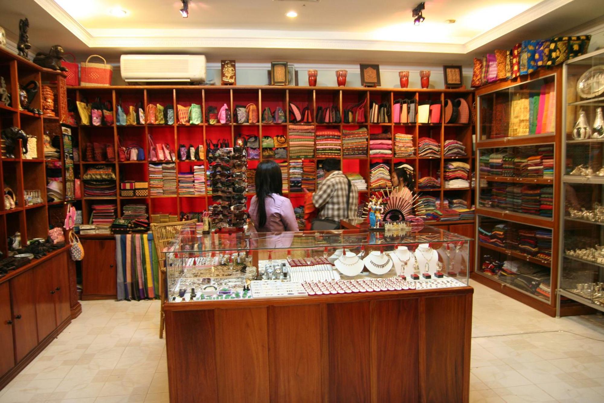Angkor Hotel Siem Reap Buitenkant foto