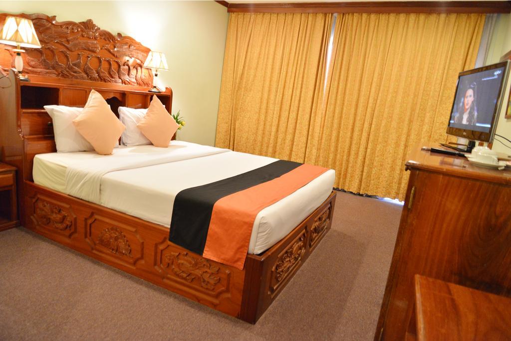 Angkor Hotel Siem Reap Buitenkant foto