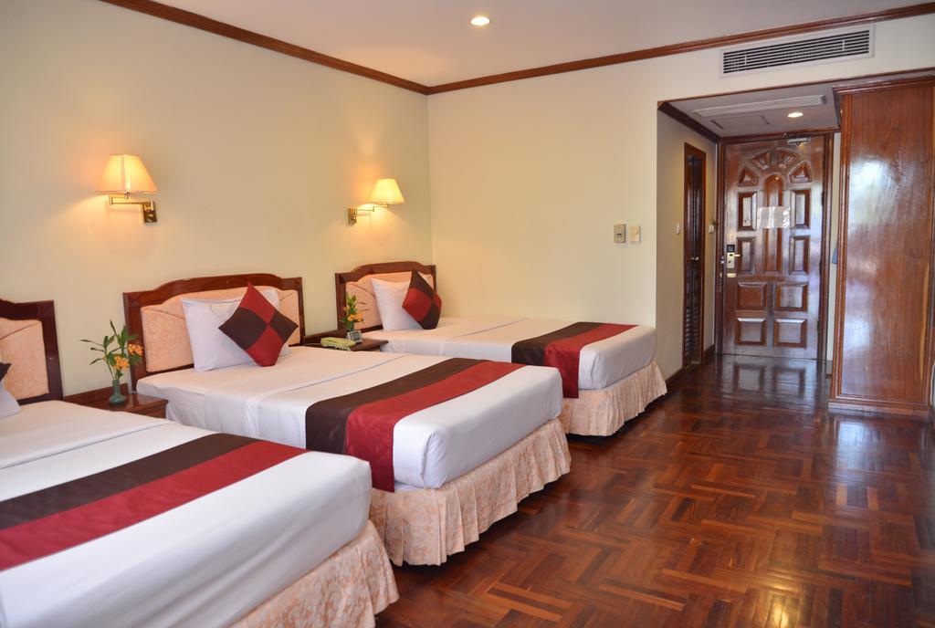 Angkor Hotel Siem Reap Buitenkant foto