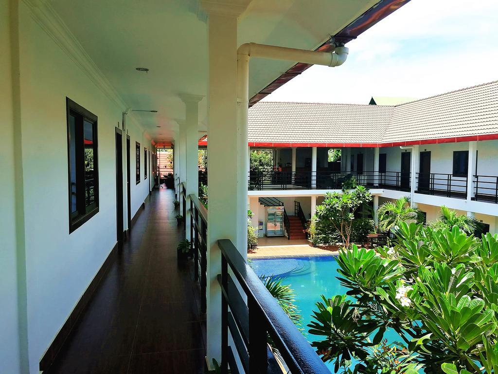 Angkor Hotel Siem Reap Buitenkant foto