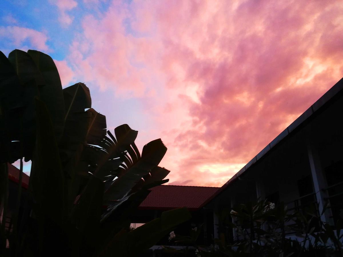 Angkor Hotel Siem Reap Buitenkant foto